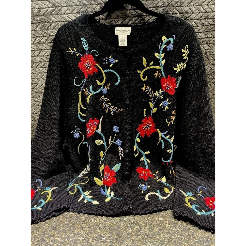 Gorgeous Holiday Sweater Women's 1XL Black Poinsettias Christmas